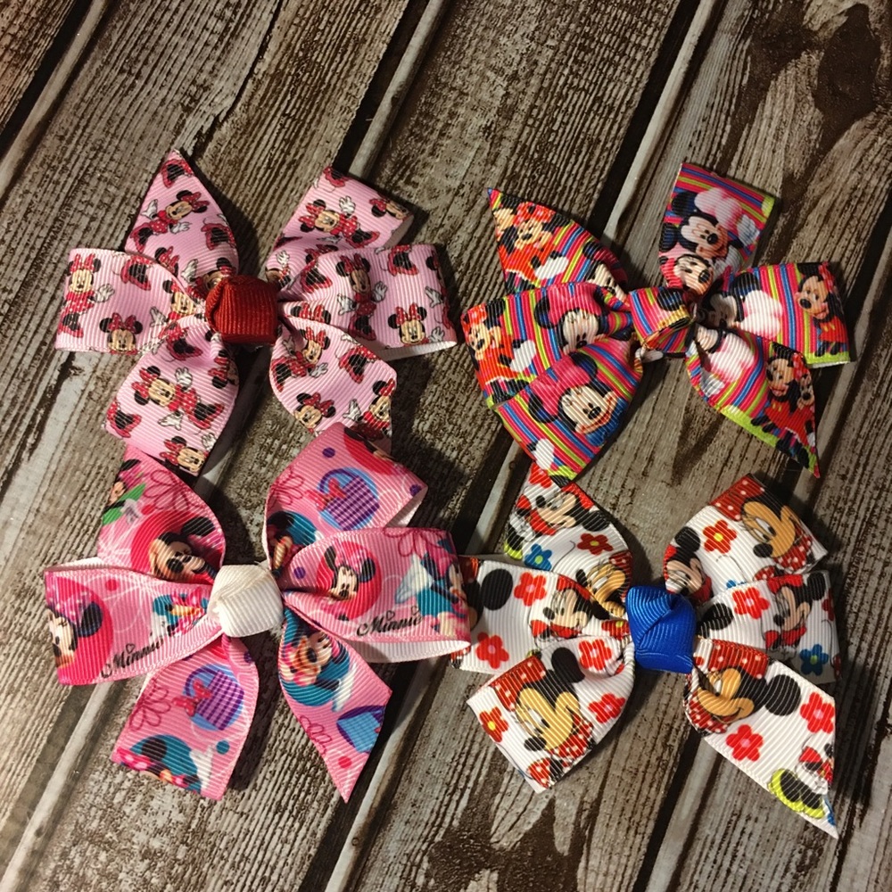 Buy 2 sets/3rd set FREE...4pc Minnie Mouse bow set